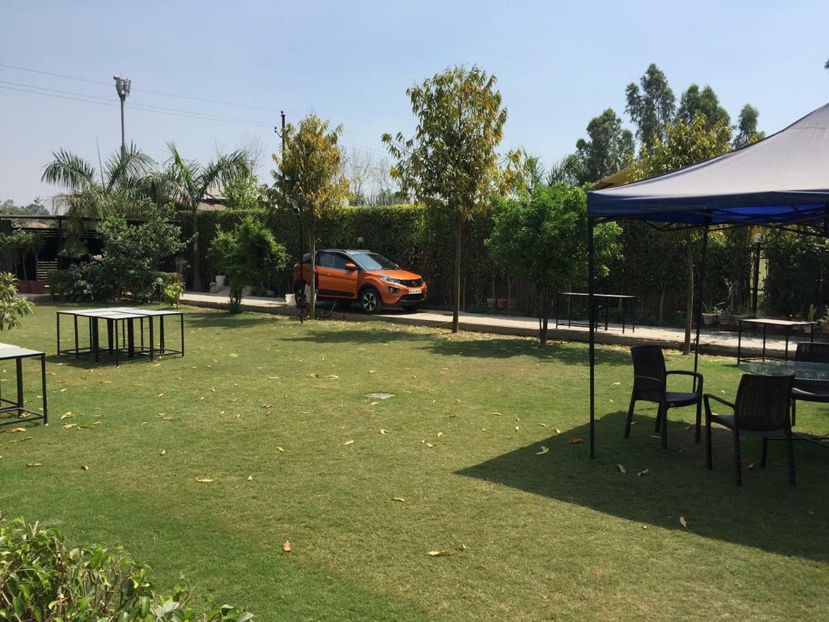Ad Country Villa Noida Exterior photo